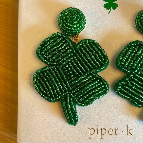 Brand New Piper K Beaded Green Shamrocks St. Patrick’s Day Drop Earrings Irish - Picture 4 of 11